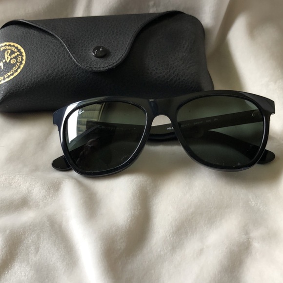 New Ray Ban RB4184 Black Unisex Sunglasses